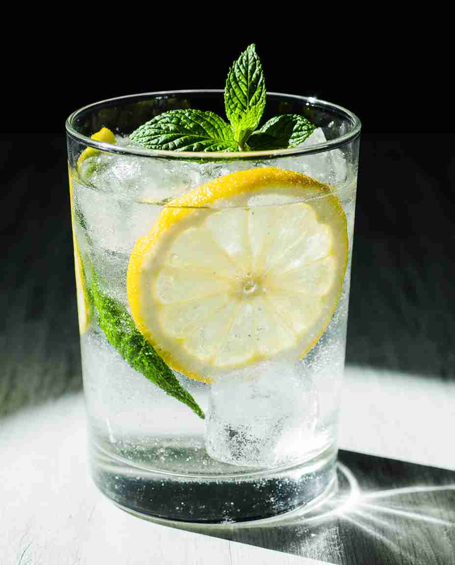 Weight Hacks: Natural Tips and Recipes for Effective Weight Loss 2 Ice Water Hack Recipe for Weight Loss